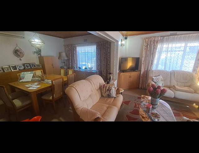 5 BEDROOM HOUSE FOR SALE IN FARRAR PARK